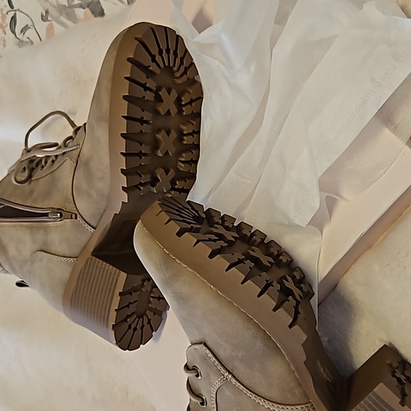 Ankle Boots - Picture 5 of 5